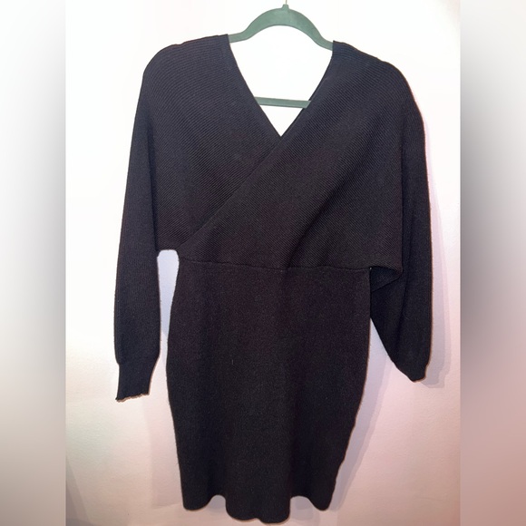 Dresses & Skirts - Black V-Neck Sweater Dress